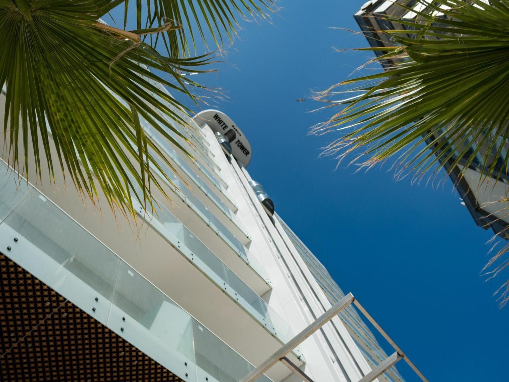 White Tower Mamaia Prestige Apartments Exterior photo